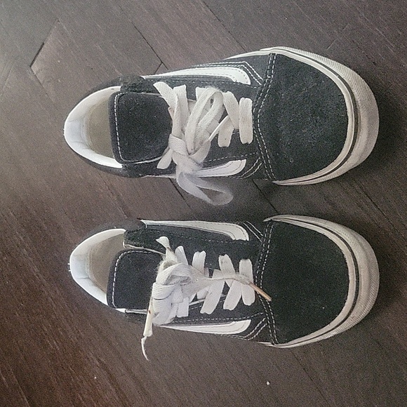 Vans - Picture 2 of 6